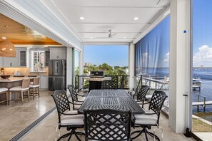 House, 4 Bedrooms | Dining
