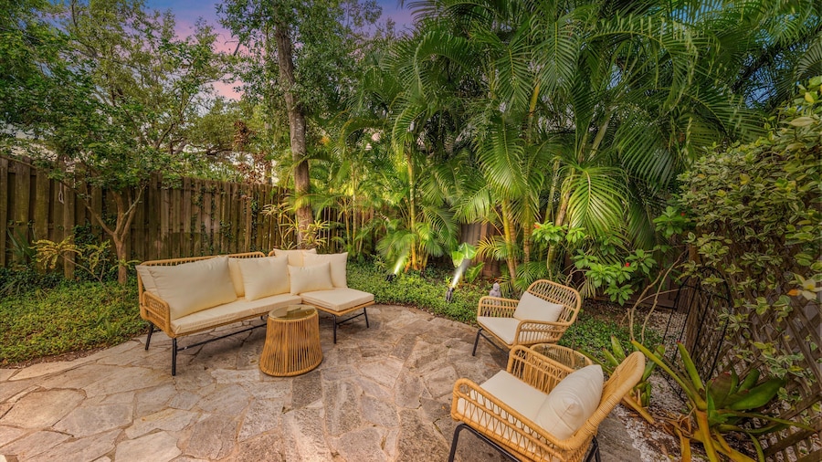 Hidden Oasis A 1 Bedroom Bungalow