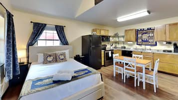 1 bedroom, iron/ironing board, internet, bed sheets