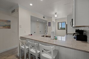 Køleskab, mikrobølgeovn, ovn, opvaskemaskine