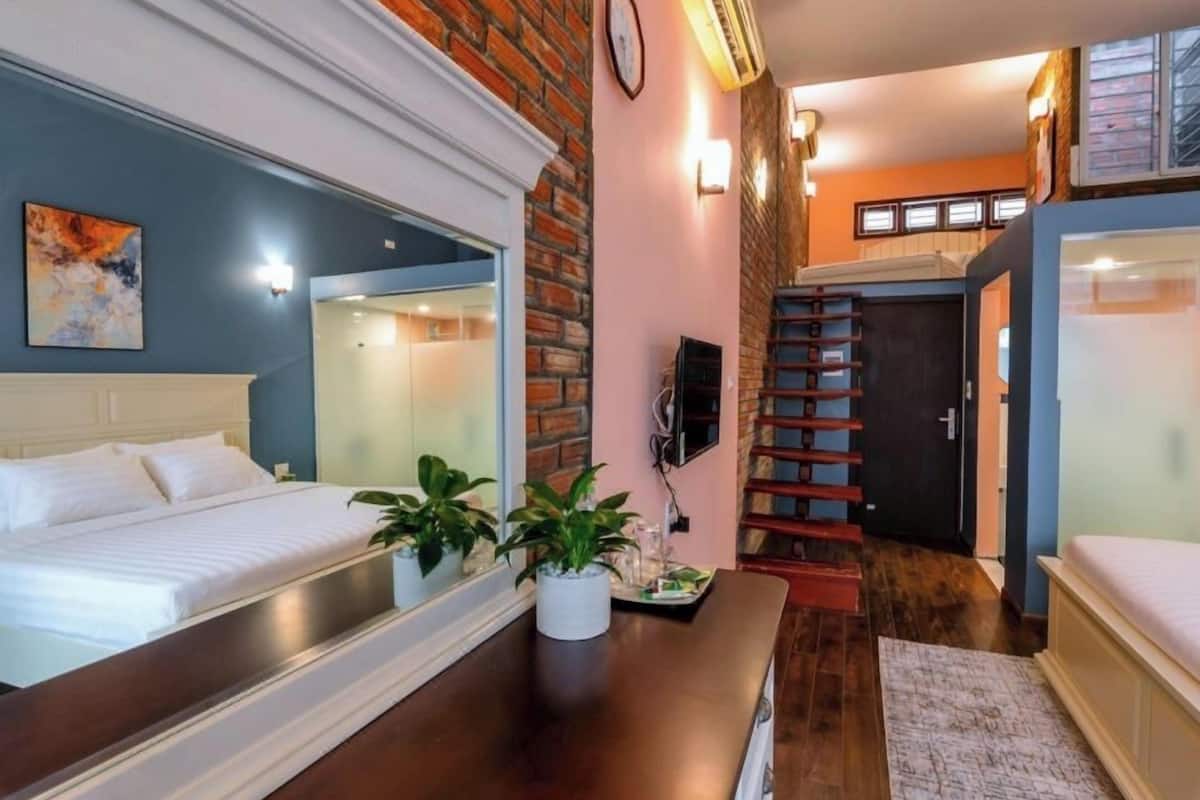 Suite, Balcony | Free WiFi
