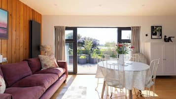 House | 1 bedroom, desk, Internet