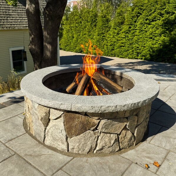 Property grounds - Bright 3BR Coastal Home • Fire Pit, Outdoor Shower, EV Charger• Near York Harbor (York)