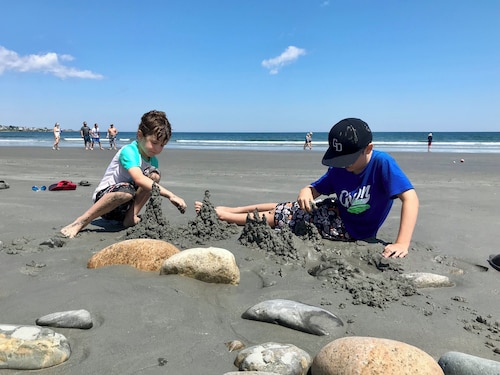 Tranquility and ease: 3 bedroom home 3 minutes from York Harbor Beach