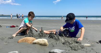 Tranquility and ease: 3 bedroom home 3 minutes from York Harbor Beach