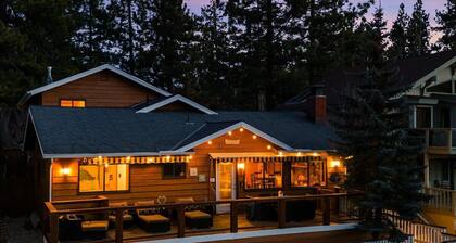 Lakeview Retreat with Great Lake View patio, pet friendly, lots of space!