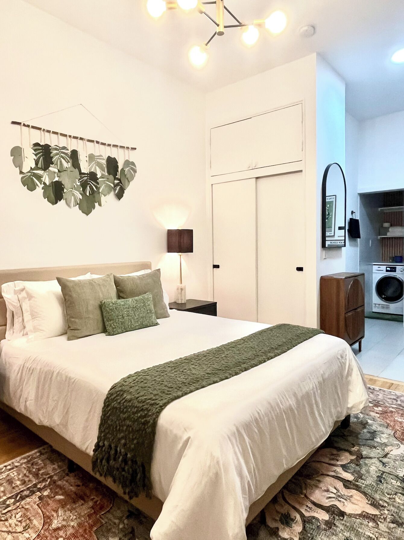 1 habitación, tabla de planchar con plancha, internet y ropa de cama 