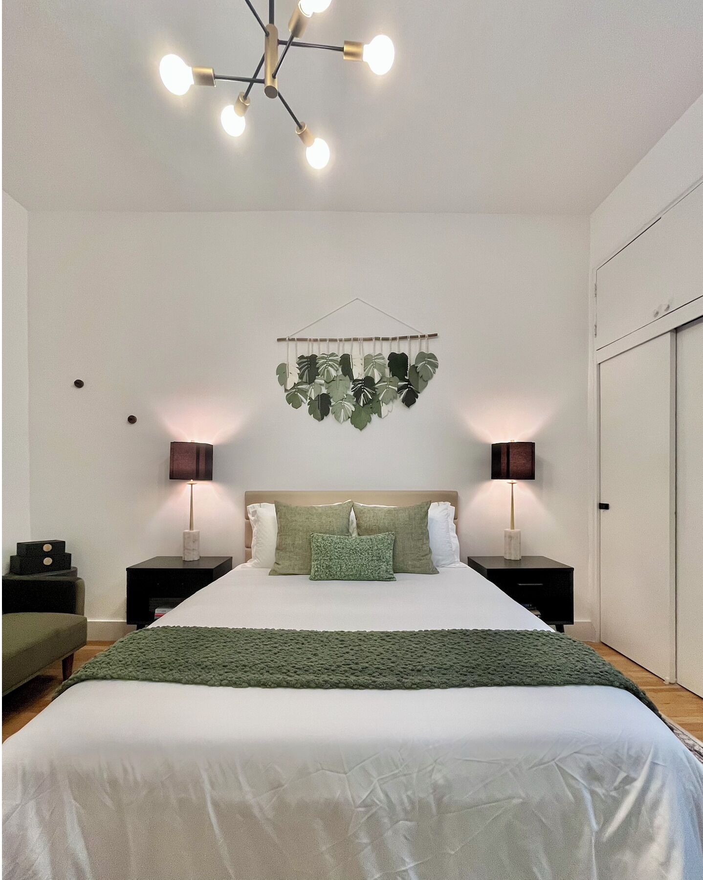 1 habitación, tabla de planchar con plancha, internet y ropa de cama 