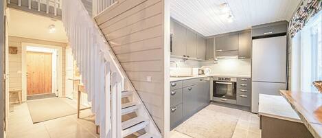 Refrigerador, microondas, horno y parrilla de estufa