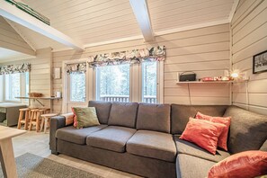 Televisión y chimenea 