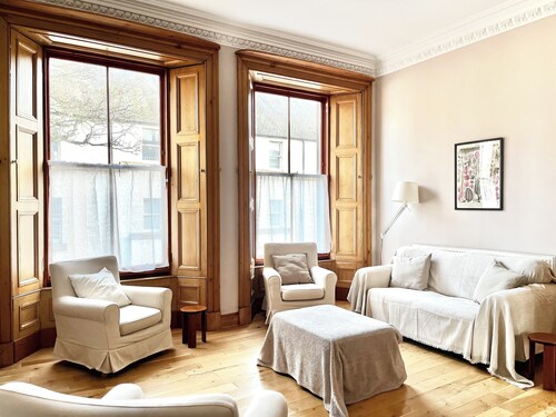 Coastal Escape | 3-Bed Apartment Near the Beach