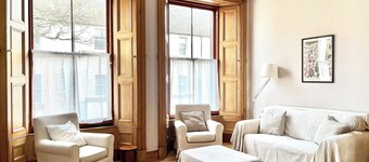 Coastal Escape | 3-Bed Apartment Near the Beach