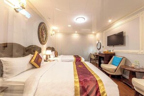 Soundproofing, iron/ironing board, free WiFi - Queen T&T Dalat Hotel (Da Lat)