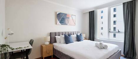 3 bedrooms, desk, iron/ironing board, travel crib
