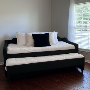 4 bedrooms, iron/ironing board, travel cot, free WiFi