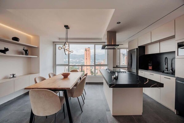 Fridge, microwave, oven, coffee/tea maker