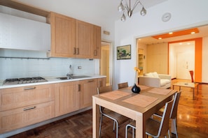 Apartment, Balcony | Private kitchen