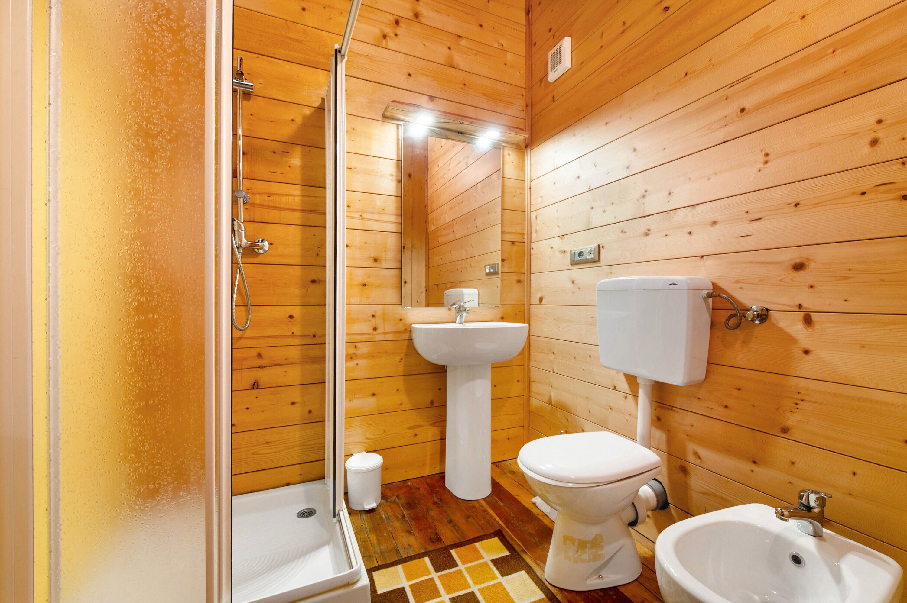 Doccia, asciugacapelli, asciugamani