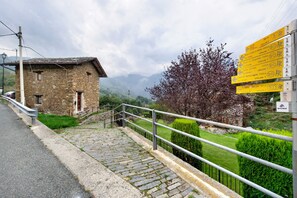 Property grounds - Holiday Home La vieille école (Montjovet)