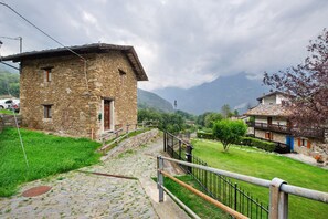 Exterior - Holiday Home La vieille école (Montjovet)