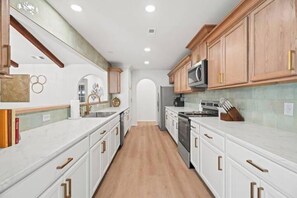 Private kitchen - Renovated home w/beautiful outdoor living space: Includes a hottub & fire pit! (Lubbock)