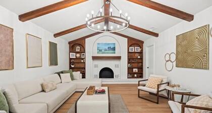 Renovated home w/beautiful outdoor living space: Includes a hottub & fire pit!