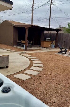 Terrace/patio - Renovated home w/beautiful outdoor living space: Includes a hottub & fire pit! (Lubbock)