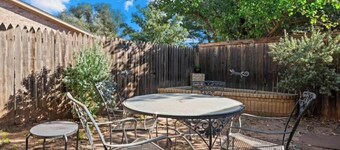 Family Friendly! The Retro Cowboy /3bed / 2bath