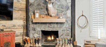 The Raider Rambler-cozy country w/ ping pong