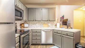 Micro-ondes, four, plaque de cuisson, lave-vaisselle