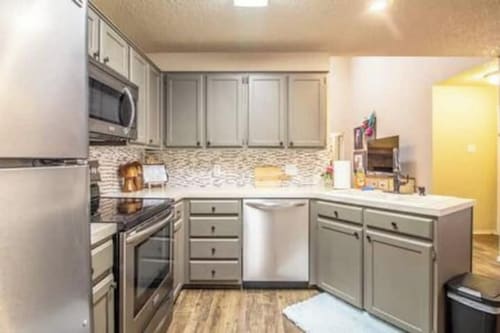 Pet Friendly : Garage Parking