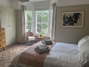 3 chambres, fer et planche à repasser, Wi-Fi, literie fournie
