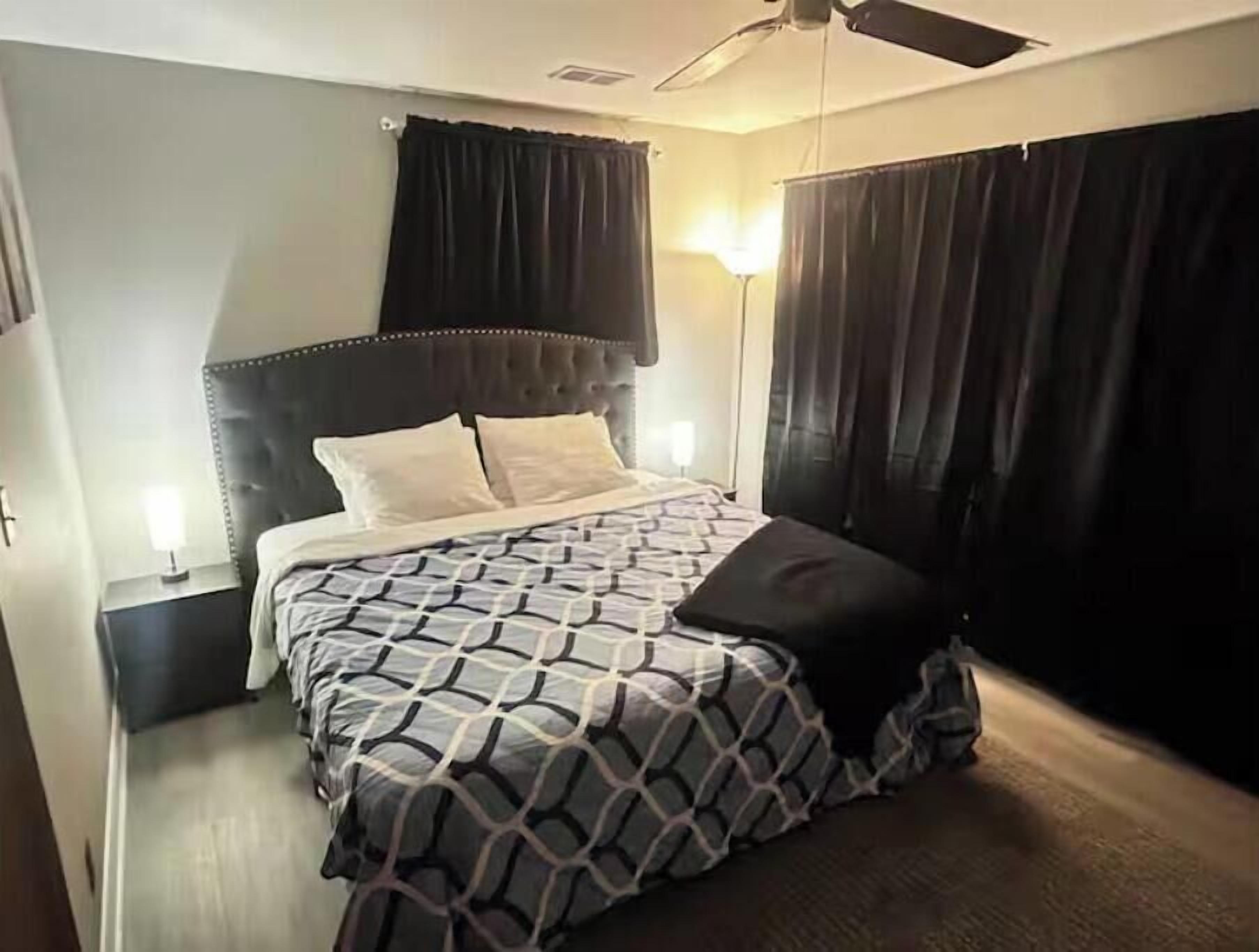 2 slaapkamers, een strijkplank/strijkijzer, wifi, beddengoed