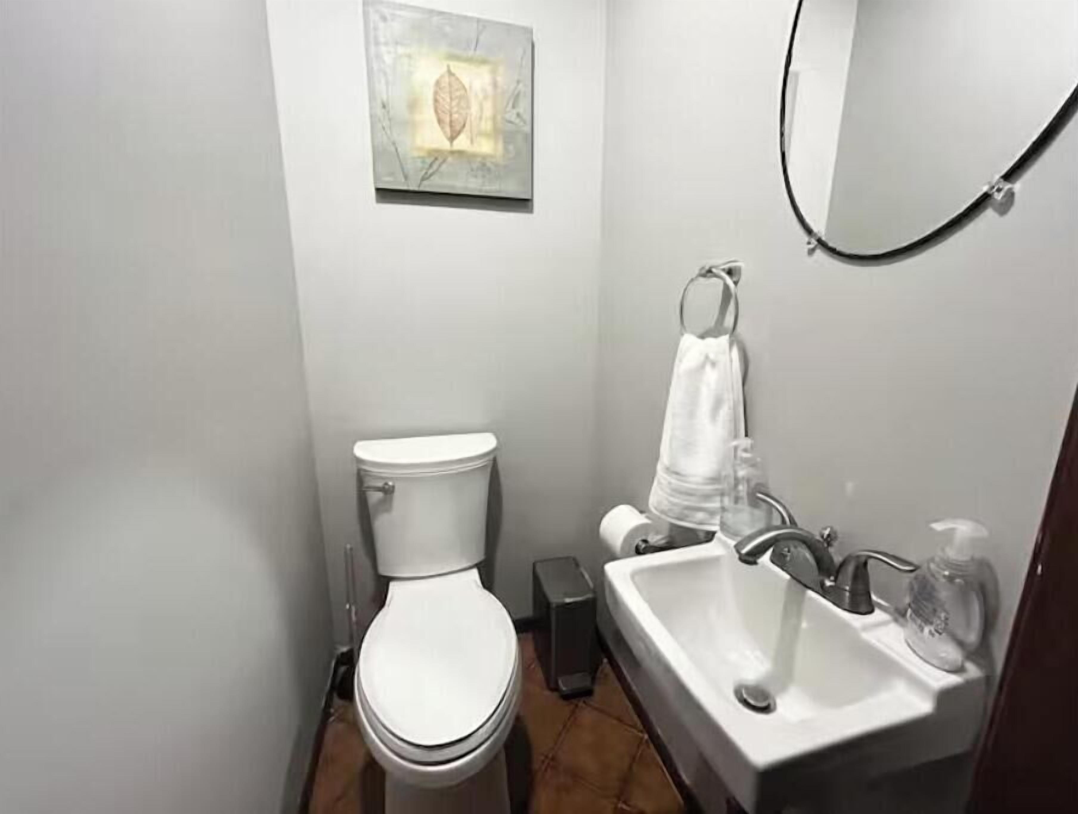 タオル、石鹸、トイレットペーパー