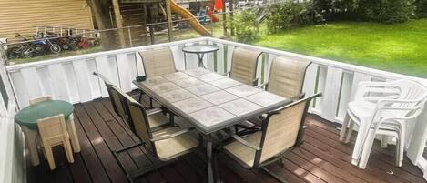 تناول الطعام بالخارج