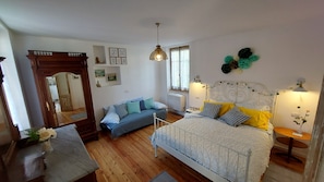 1 bedroom, iron/ironing board, travel cot, free WiFi