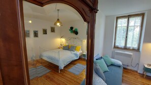 1 chambre, fer et planche à repasser, lit parapluie, Wi-Fi gratuit