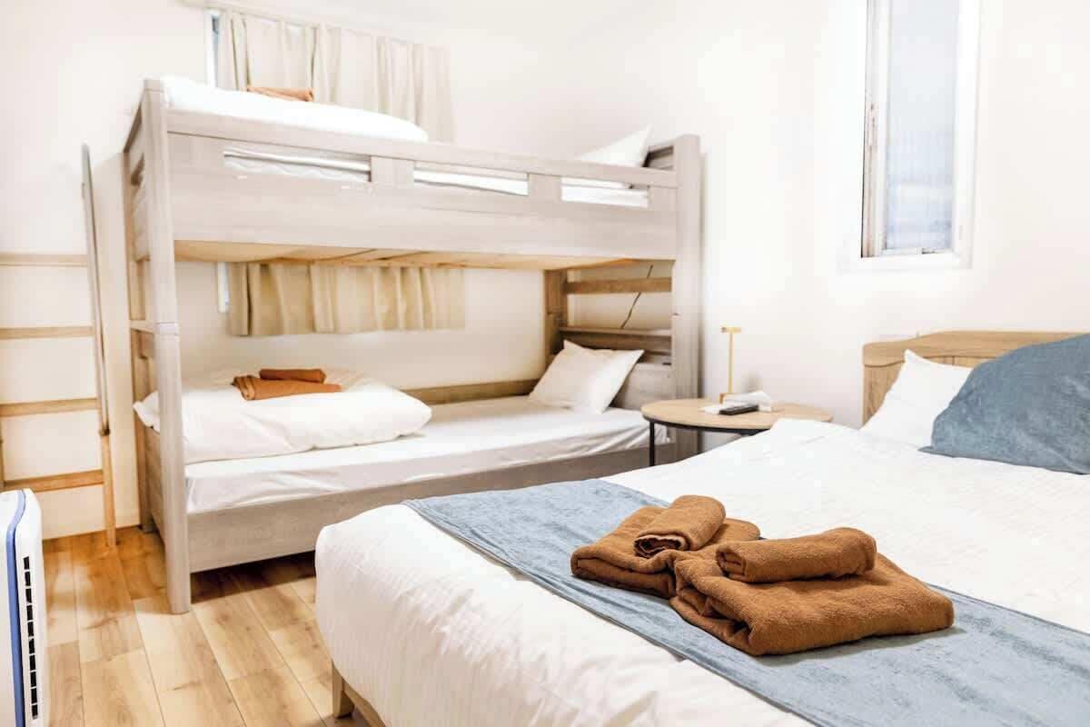 1 chambre, fer et planche à repasser, Wi-Fi, draps fournis