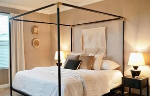 5 habitaciones, tabla de planchar con plancha, wifi y ropa de cama 