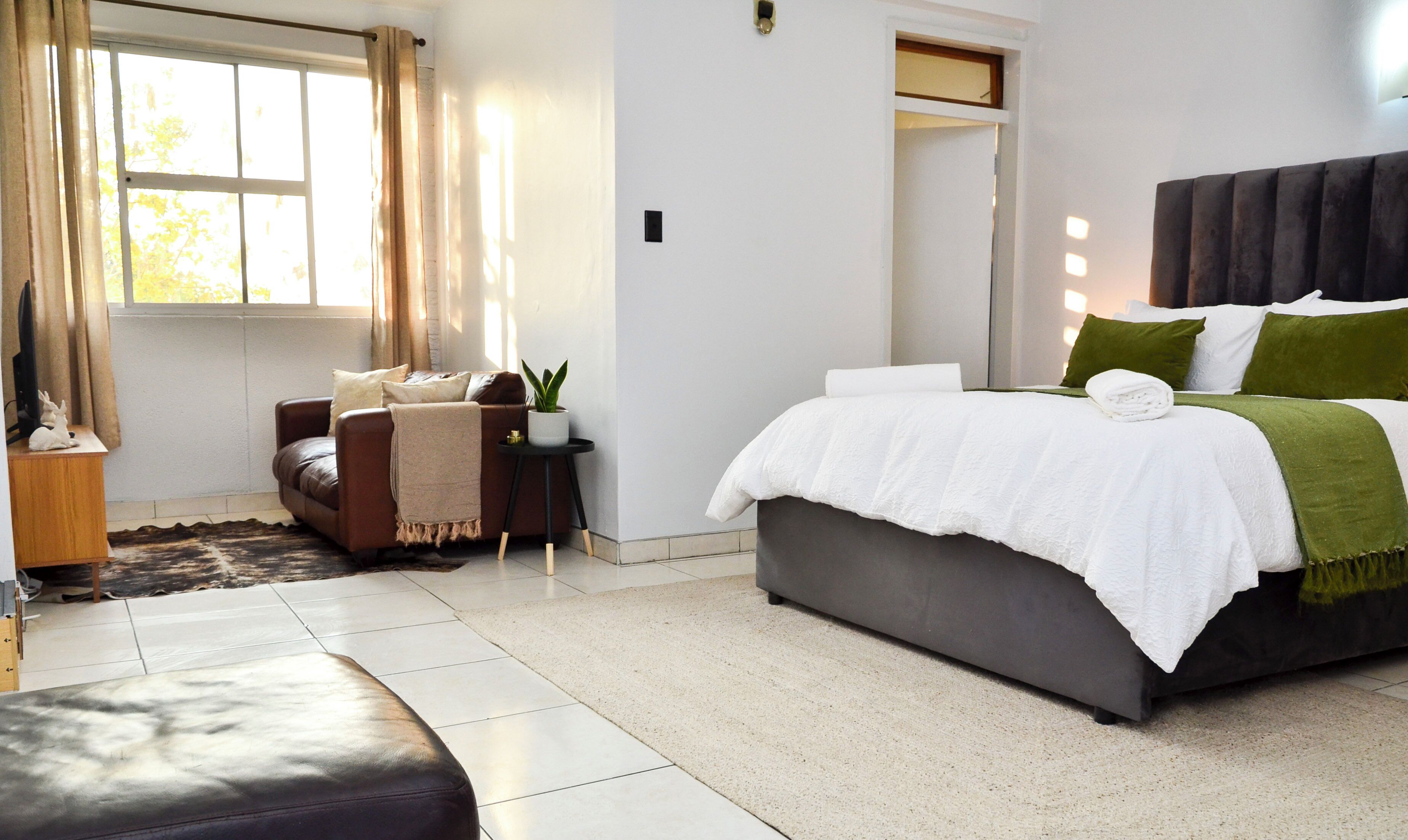 1 dormitorio, tabla de planchar con plancha, cuna de viaje y wifi