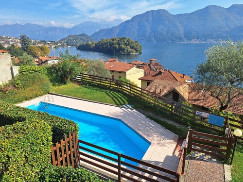 Cozy apartment with swimming pool, just a short walk from the lakeside.