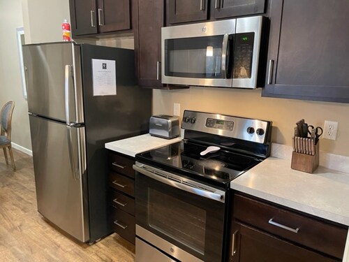 Executive 1st Floor 2BR Dublin Area W D Gym