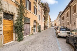 Parking - Trastevere Stylish Apartment (Roma)