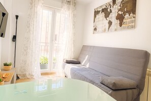 Living area - Apartment next to the Cathedral with Free Garage (Granada)