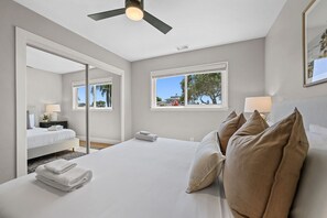 4 bedrooms, iron/ironing board, WiFi, bed sheets