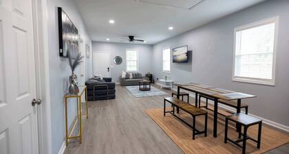 3 Min to Downtown | 10 to Elon | Car Rental Avail.