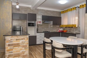 Microwave, oven