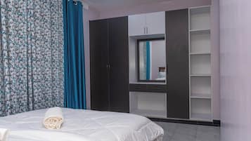 3 quartos, ferros/tábuas de passar roupa, Wi-Fi, roupa de cama