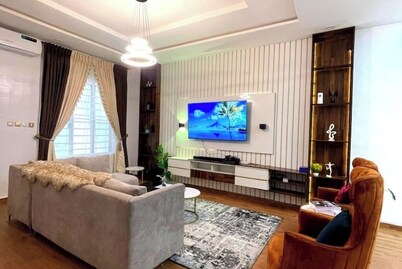 Stunning 1 bedroom w. balcony 24hrs electric