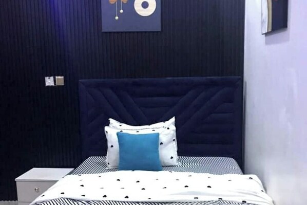 1 室のベッドルーム、アイロン / アイロン台、WiFi、ベッドシーツ